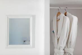 Anemomilos Hotel & Apartments