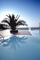 Anemomilos Hotel & Apartments