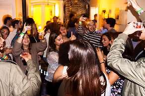 Oasis Backpackers' Mansion Lisboa