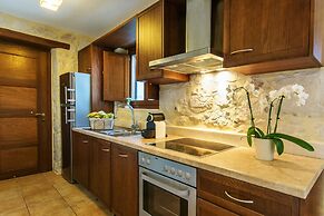 Exensian Villas & Suites