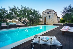 Exensian Villas & Suites