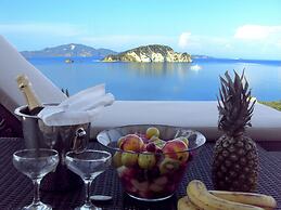 Exensian Villas & Suites