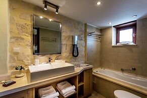 Exensian Villas & Suites