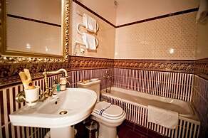 Royal City Hotel