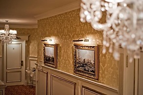 Royal City Hotel