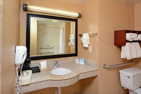 Hampton Inn & Suites Huntersville