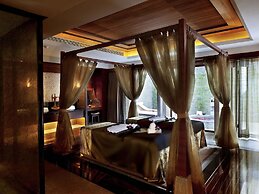 Pullman Oceanview Sanya Bay Resort & Spa