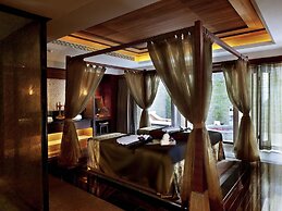 Pullman Oceanview Sanya Bay Resort & Spa