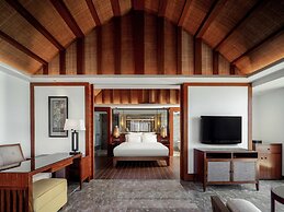 Pullman Oceanview Sanya Bay Resort & Spa
