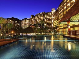 Pullman Oceanview Sanya Bay Resort & Spa