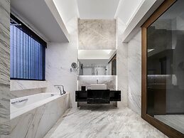 Pullman Oceanview Sanya Bay Resort & Spa