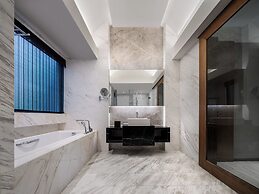 Pullman Oceanview Sanya Bay Resort & Spa