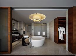 Pullman Oceanview Sanya Bay Resort & Spa