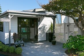 Lockwood Manor Motel