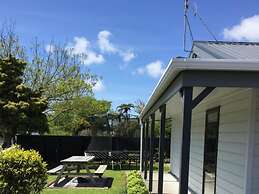 Lockwood Manor Motel