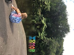 Lockwood Manor Motel