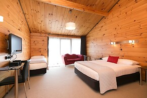 Lockwood Manor Motel