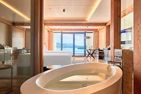 InterContinental One Thousand Island Lake Resort by IHG