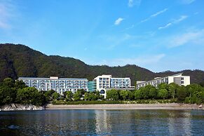 InterContinental One Thousand Island Lake Resort by IHG