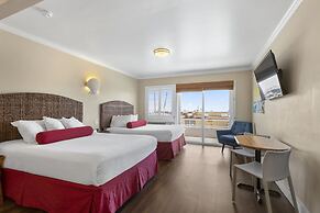 Beach Street Inn and Suites