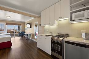 Beach Street Inn and Suites