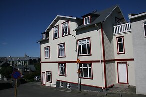 Luna Apartments