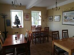 Feathers Hotel, Bar and Restaurant