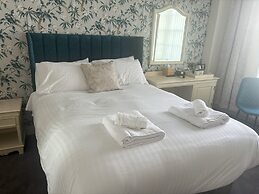 Feathers Hotel, Bar and Restaurant