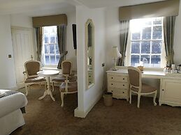 Feathers Hotel, Bar and Restaurant