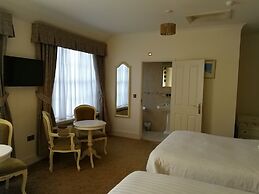 Feathers Hotel, Bar and Restaurant
