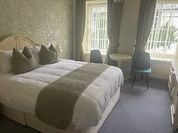 Feathers Hotel, Bar and Restaurant