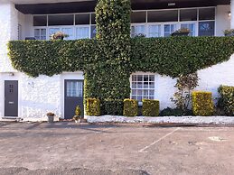 Feathers Hotel, Bar and Restaurant