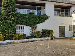 Feathers Hotel, Bar and Restaurant