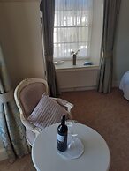 Feathers Hotel, Bar and Restaurant