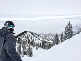 Shadow Ridge by All Seasons Resort Lodging