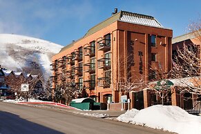 Shadow Ridge by All Seasons Resort Lodging