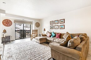 Shadow Ridge by All Seasons Resort Lodging