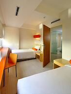 HARRIS Hotel & Residence Riverview Kuta Bali