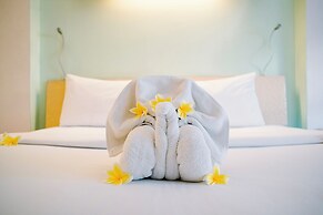 HARRIS Hotel & Residence Riverview Kuta Bali