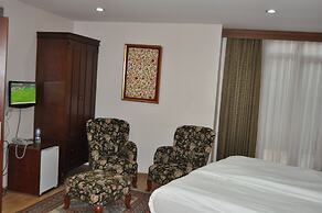Basileus Hotel