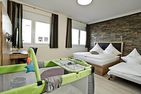 Hotel Maxis
