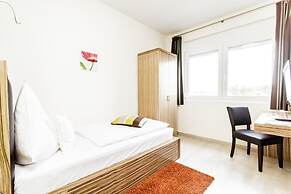 Hotel Maxis