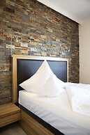 Hotel Maxis