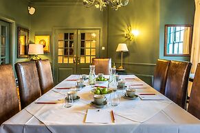 The Black Lion, Long Melford