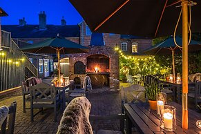 The Black Lion, Long Melford