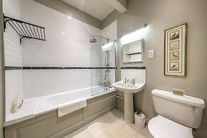 The Black Lion, Long Melford