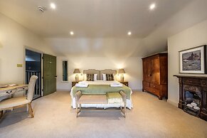 The Black Lion, Long Melford