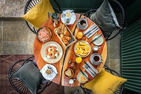 The Black Lion, Long Melford