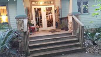 Anchor Inn NSB Bed & Breakfast
