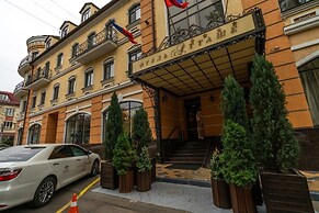 Attache Hotel